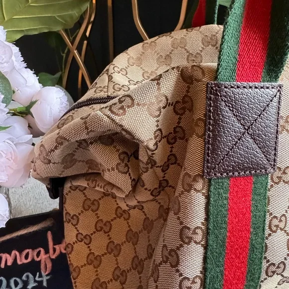 Gucci duffle travel/gym bag *PRICE is FIRM - Picture 2 of 16